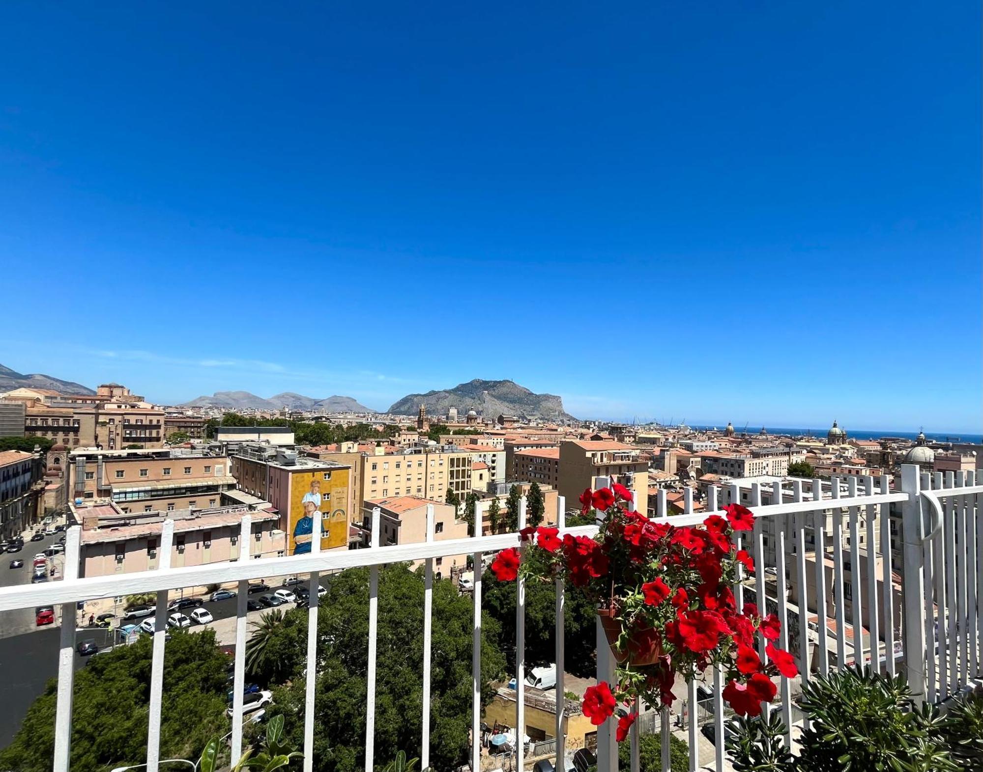 Lealbe Di Sicilia Bed & Breakfast ปาแลร์โม ภายนอก รูปภาพ